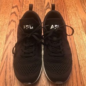 APL women’s tennis shoes